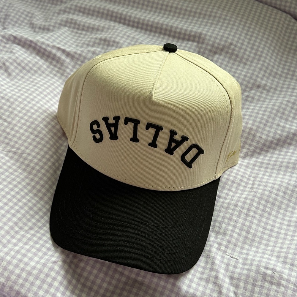 NWT Dallas Hat